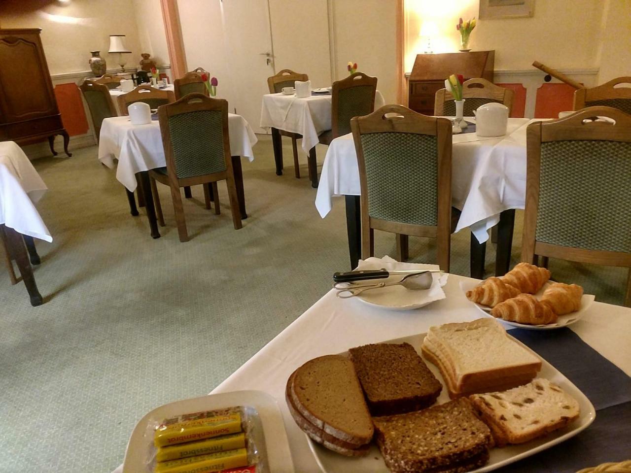 Schloss Hotel Gbr Düsseldorf Buitenkant foto